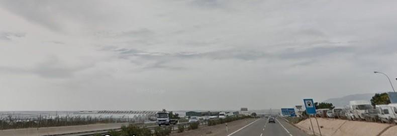 Un muerto en un accidente de tráfico entre un turismo y un camión en la A-7 en Almería
