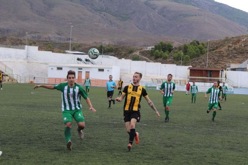 El Berja CF no puede con el Juventud de Torremolinos y suma su cuarta derrota consecutiva