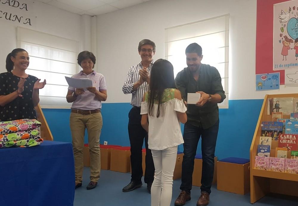El Ayuntamiento de Adra celebra el Día Mundial de las Bibliotecas regalando un libro por cada préstamo realizado
