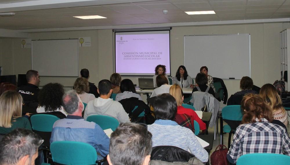 La Comisión Municipal de Absentismo concluye que el 95% de los alumnos incluidos en el programa durante el curso 2018-19 se han incorporado a las clases
