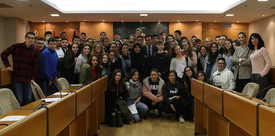 El Ejido celebra el Día Internacional de los Derechos del Niño con un Pleno Infantil en el que participan medio centenar de alumnos del IES Murgi