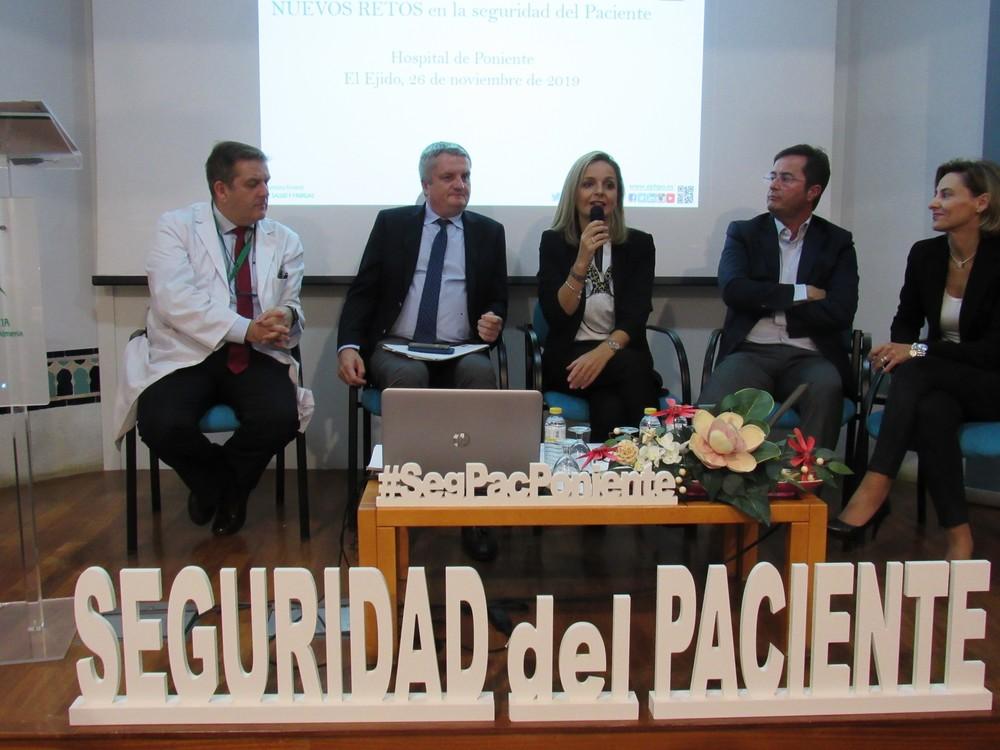 El Hospital de Poniente analiza en una jornada los nuevos retos en la Seguridad del Paciente