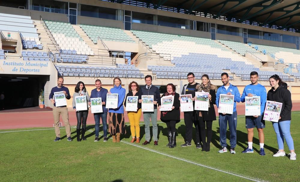 Ayuntamiento y Club Deportivo El Ejido 2012 colaboran con un picto calendario solidario a beneficio de la Asociación ‘Soy Especial y Qué’