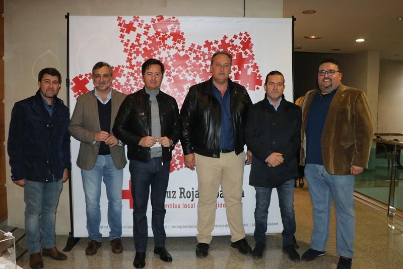 Cruz Roja celebra un encuentro solidario de cortadores de jamón en El Ejido