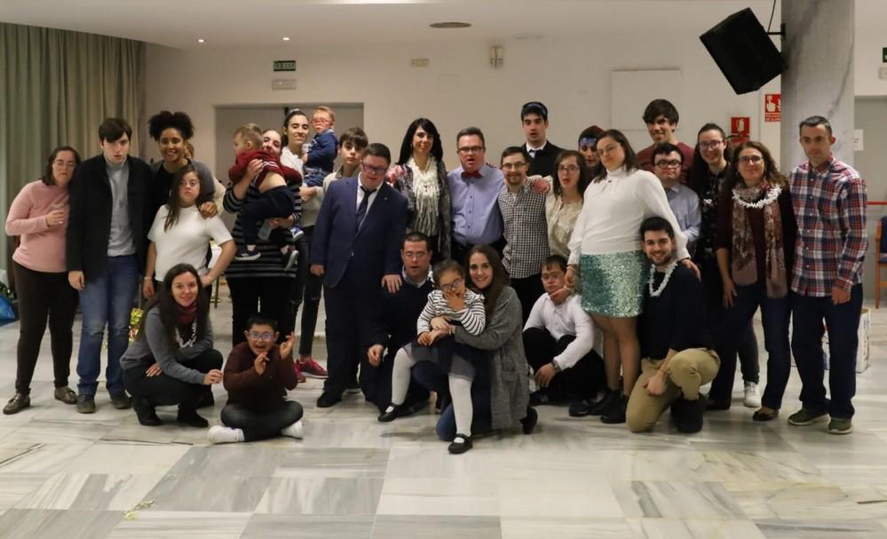 La Residencia 'Ciudad de El Ejido' y la Asociación 'Down' celebran sendas Fiestas de Navidad