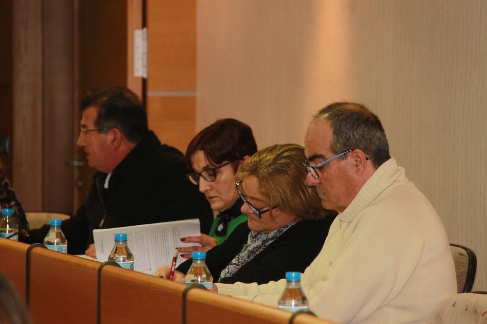 Alarcón lamenta que el alcalde solo rescate a los mayores de las manos de VOX y que se olvide del área de Mujer con una concejala que 'no cree en la igualdad ni en la violencia de género'