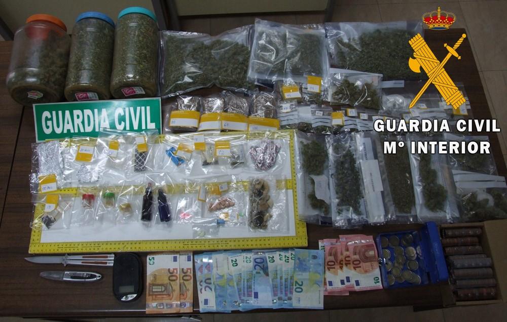 La Guardia Civil detiene a cinco personas de una supuesta asociación cannábica de Roquetas de Mar