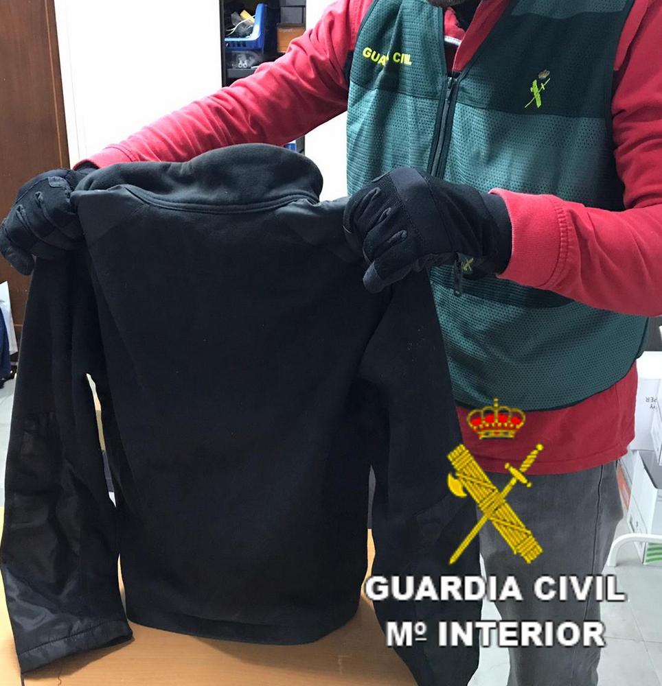La Guardia Civil detiene al autor del robo con fuerza mediante escalo en una vivienda de Roquetas de Mar y recupera los efectos sustraídos