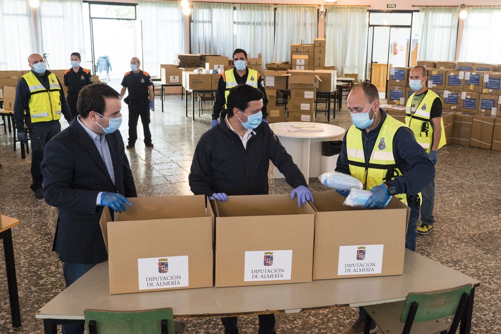 Diputación recibe el pedido de material sanitario e inicia el reparto a trabajadores y ayuntamientos
