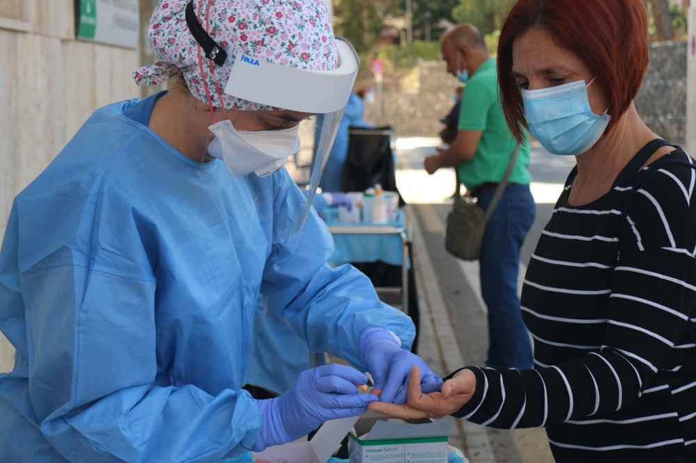 La Junta realiza test rápidos al personal de Ayuda a Domicilio en Almería