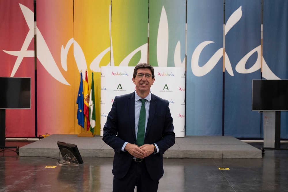 Las playas y puertos de Almería consiguen 33 banderas azules para el año 2020