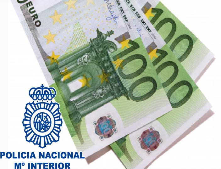 La Policía Nacional detiene en El Ejido a dos personas que intentaron pagar en un establecimiento con billetes falsos