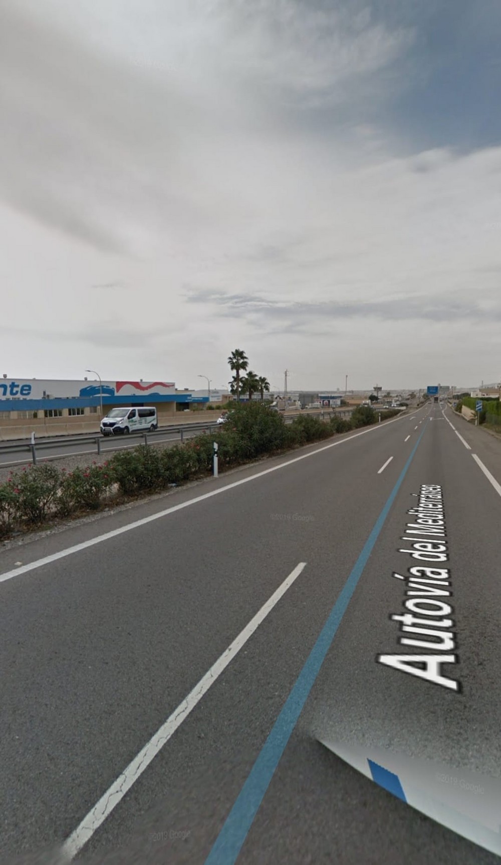 Accidente de tráfico en la A-7 deja atrapada a una persona