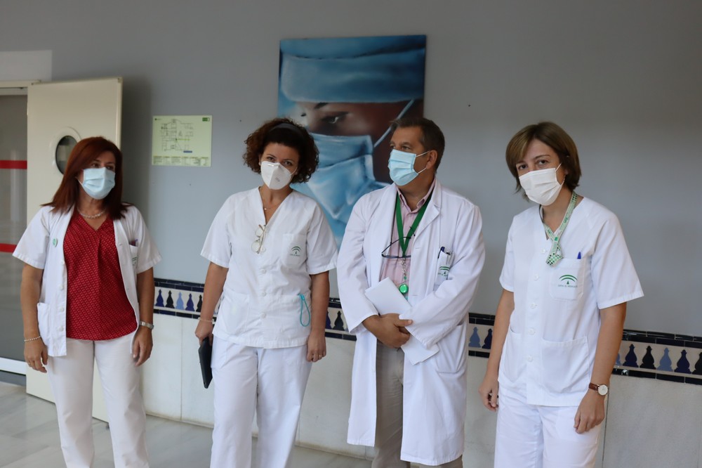 El Hospital de Poniente apuesta por la humanización en la atención a pacientes ostomizados