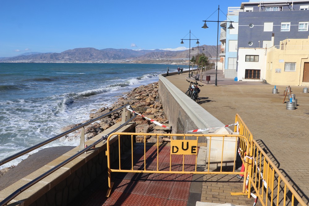 El Ayuntamiento exige nuevamente a Costas una solución urgente, estructural y definitiva para las playas de Balerma y Guardias Viejas
