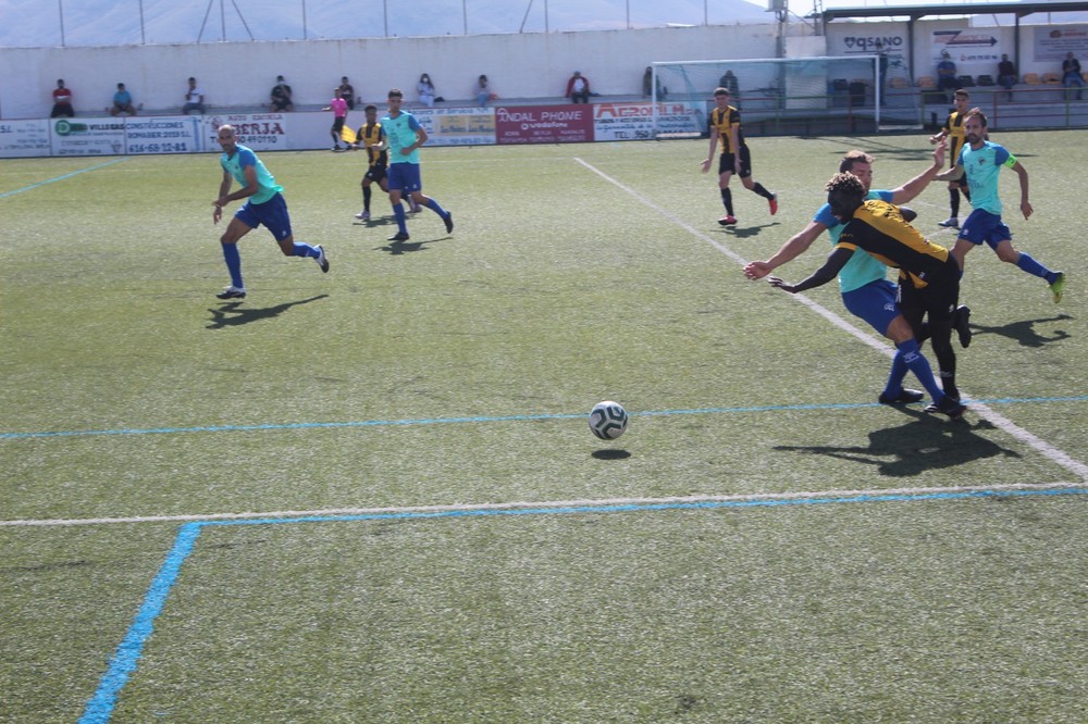 Victoria a domicilio del Berja CF ante el Cantoria