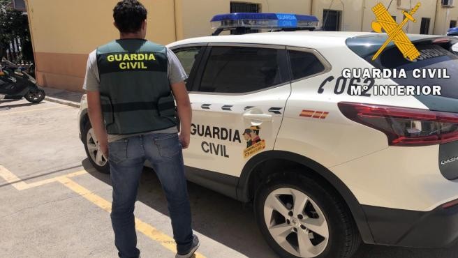 La Guardia Civil detiene a un menor de edad como autor de 15 delitos en Roquetas de Mar