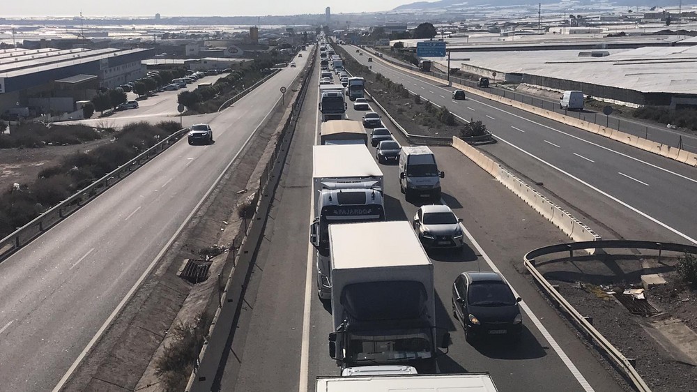 Accidente múltiple en el km 417 de la A-7 deja varios heridos