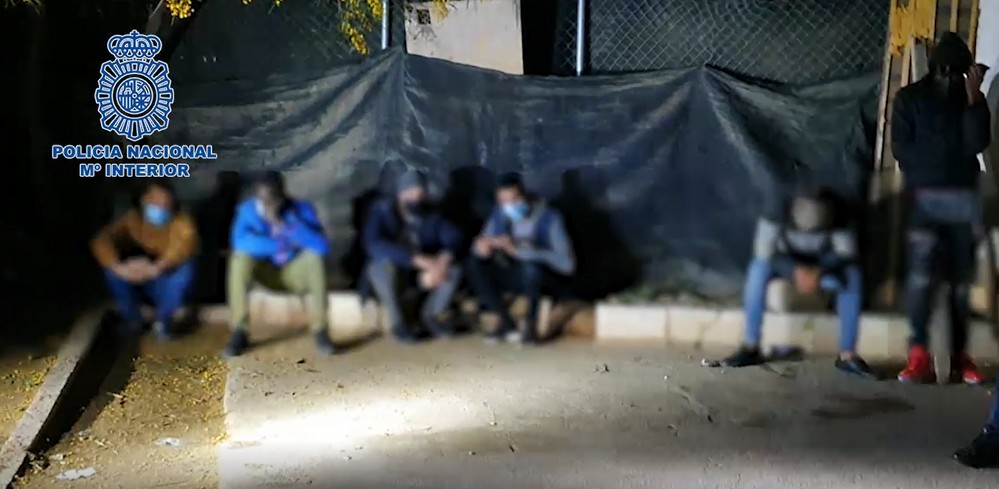 La Policia Nacional clausura un prostíbulo en Roquetas de Mar y libera a 15 mujeres