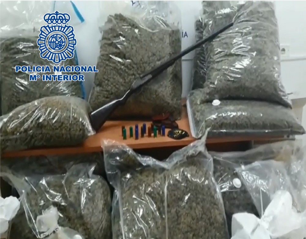 La Policía Nacional aprehende 105 kilos de marihuana en el interior de una vivienda de El Ejido