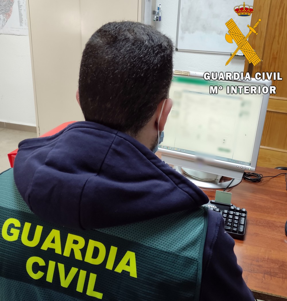 La Guardia Civil detiene a cuatro menores que golpearon a otro joven para robarle el móvil