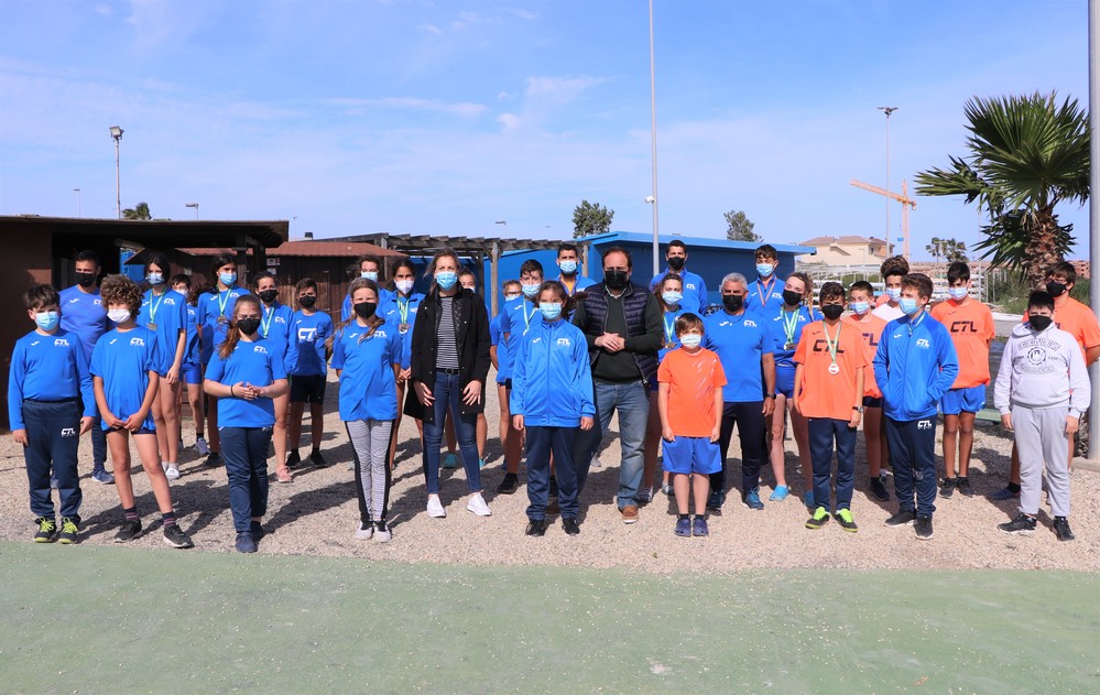 El Club de Remo Tiempo Libre logra dos podios en el Campeonato de Andalucía de Botes Largos y cinco podios en la III Regata de la Copa Andalucía