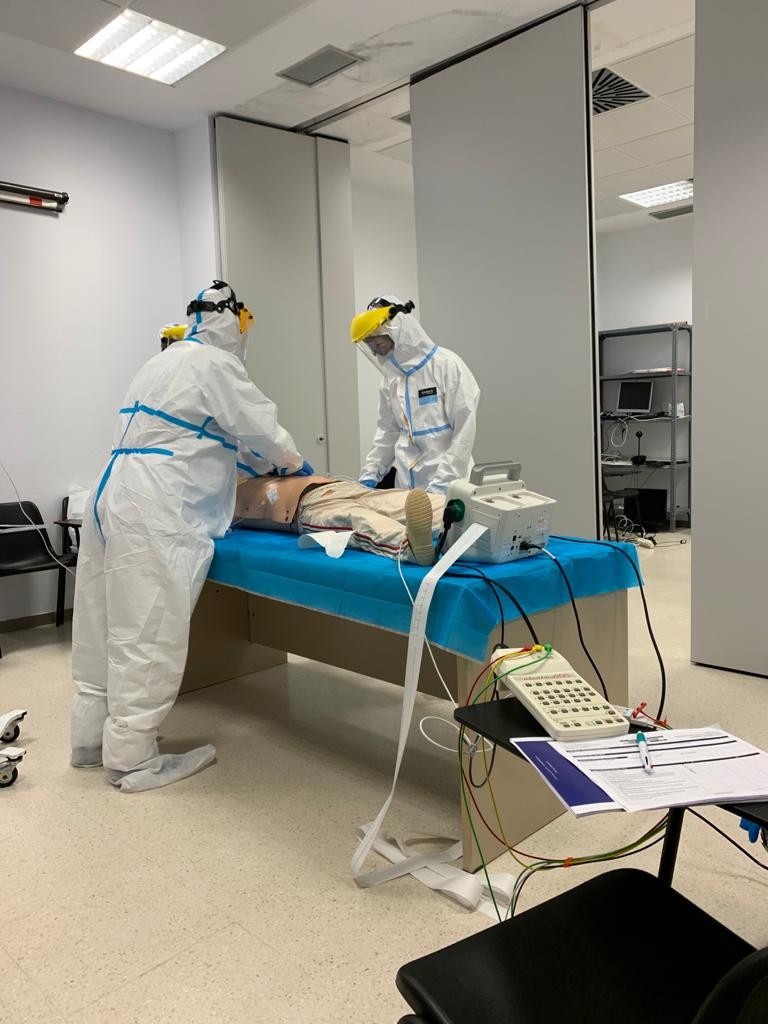 El Hospital de Poniente impulsa el primer curso de Soporte Vital Avanzado para pacientes COVID