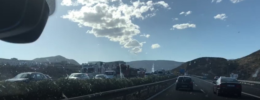 Accidente en la A-7 en la entrada a un túnel de Almería provoca una cola monumental