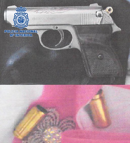 La Policía Nacional detiene a un menor de edad que atracó una cafetería de El Ejido esgrimiendo una pistola