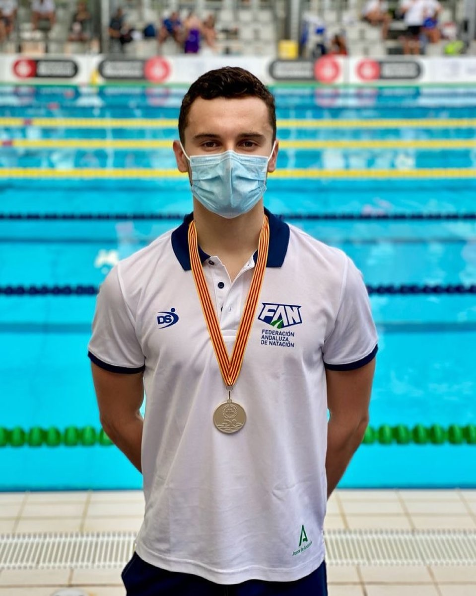 Manu Martos logra la medalla de plata en el XLI Gran Premio Internacional de Natación Ciudad de Barcelona