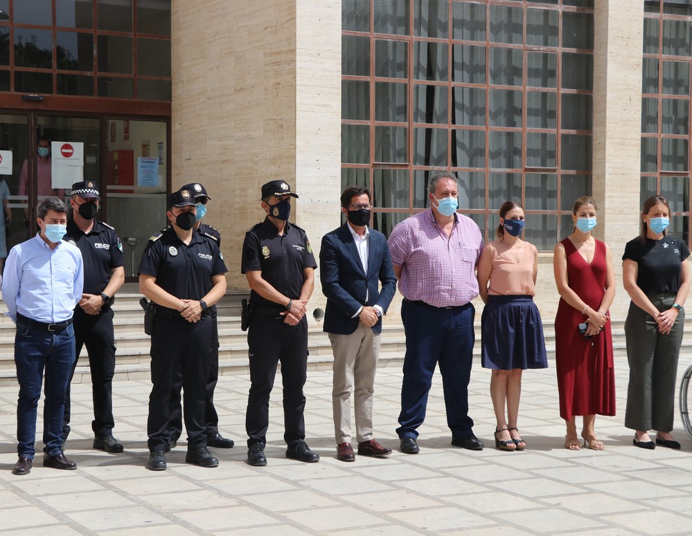 El Ayuntamiento de El Ejido se suma al minuto de silencio convocado por la FEMP para condenar las últimas muertes ocurridas por violencia de género