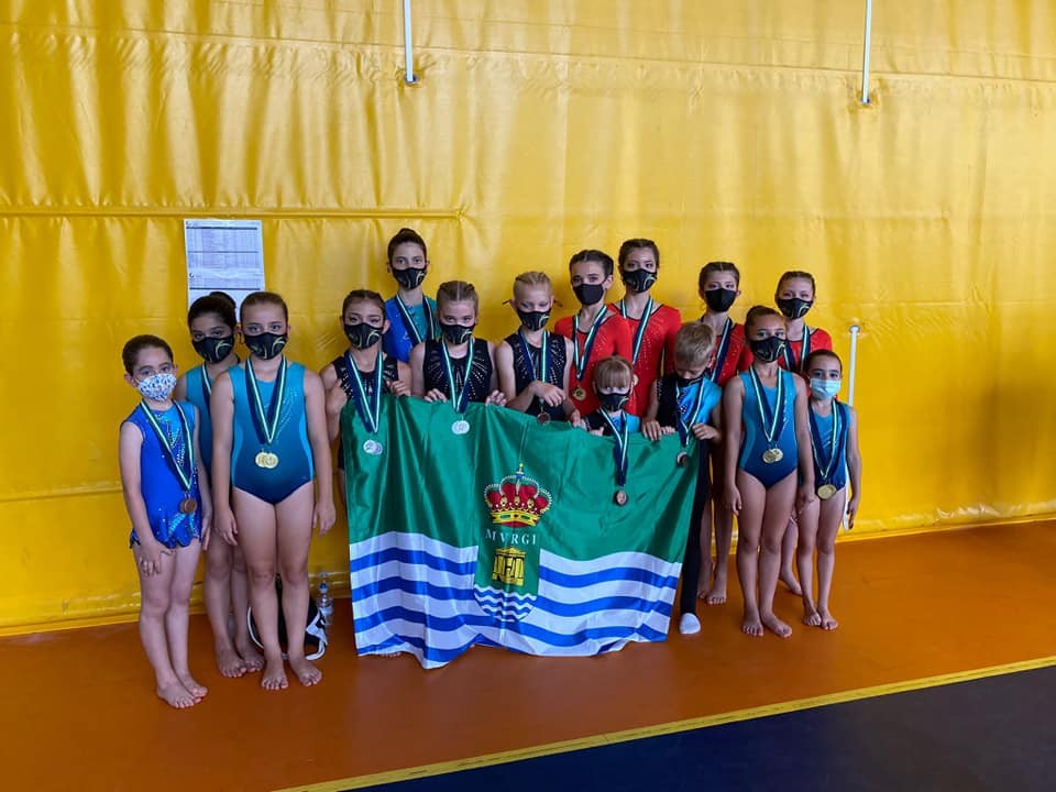 Acrobática El Ejido logra 18 metales en la Liga andaluza y torneo de Loja
