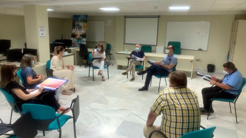 Reunión con asociaciones de protección animal del municipio para analizar la nueva ley y regularizar las condiciones de vida determinadas poblaciones