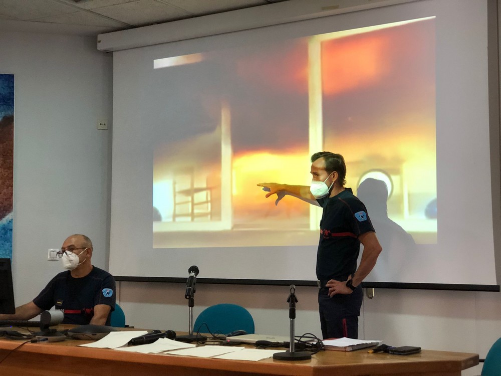 Profesionales del Hospital de Poniente se forman para actuar en situaciones de emergencia