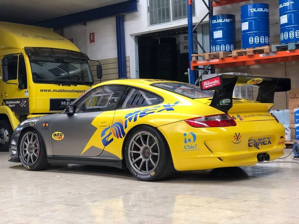 El piloto vicario Manuel Maldonado vuelve a la competición con su porsche