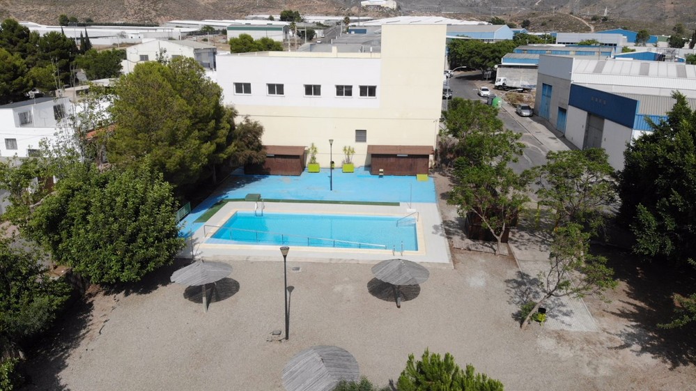 Berja abre las piscinas de La Tomillera y San Roque