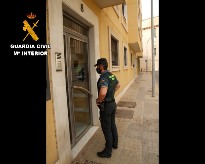 La Guardia Civil detiene a tres personas acusadas de graves casos de violencia de género