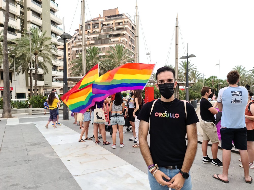Juventudes Socialistas de Adra acude a la manifestación contra la LGTBIfobia y clama justicia para Samuel Luiz