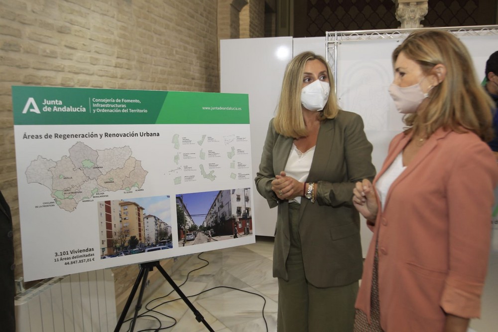 La Junta anuncia la rehabilitación integral de 12 bloques con un total de 211 viviendas en El Ejido