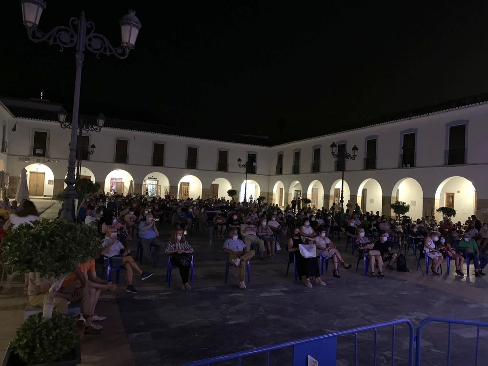 Berja arropa a la Escuela de Teatro en su vuelta al escenario en la programación de verano
