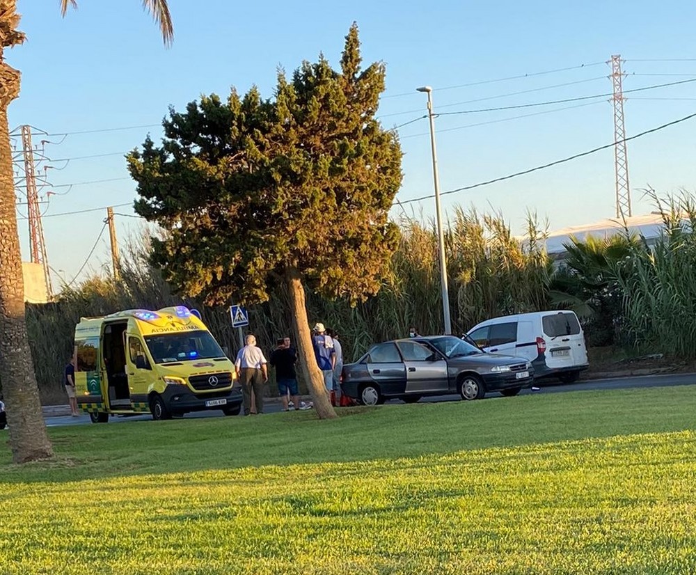 Fallece la mujer atropellada ayer en una rotonda de Almerimar