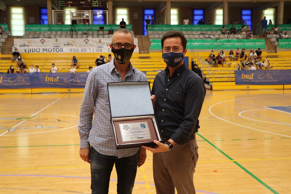 El Club de Balonmano Cantera Sur Bahía de Almería vence al BM Ciudad de Algeciras en el arranque de la temporada