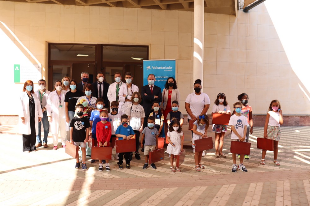 Pacientes de Pediatría del Hospital de Poniente participan en el Concurso de Dibujo organizado por la Asociación Voluntariado de Caixabank