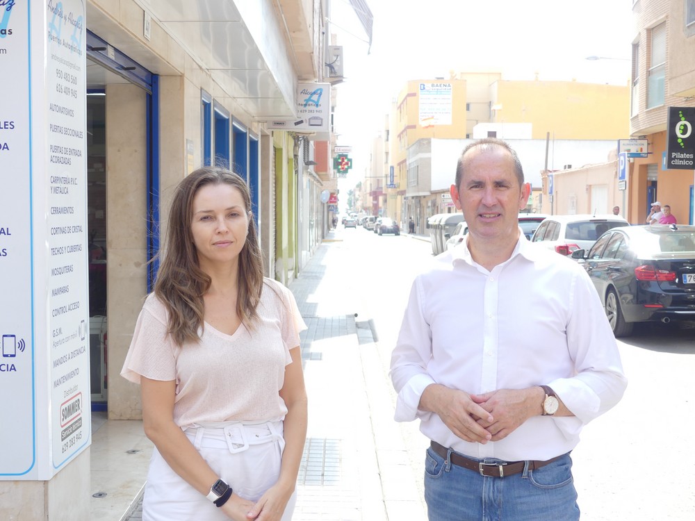 Vargas insta a un plan de actuación para la calle Loma de la Mezquita que revitalice  sus comercios