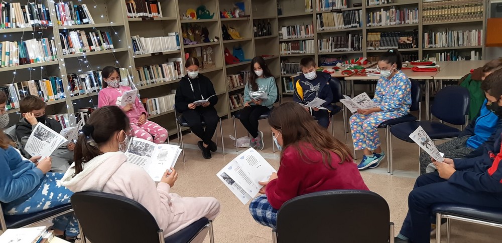 Vícar inicia sus actos del Día de las Bibliotecas con un encuentro con la autora y editora Gema Sirvent