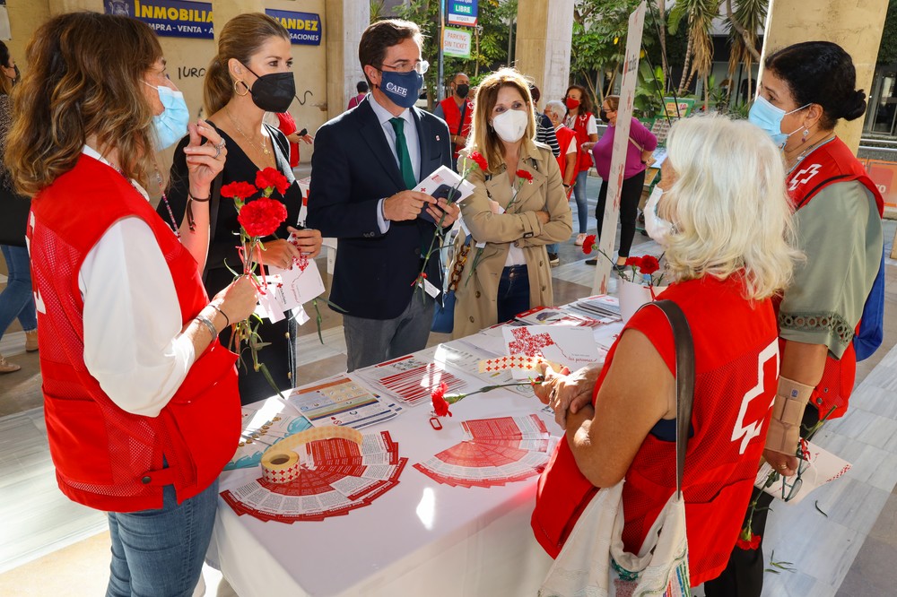 Cruz Roja celebra el Día de la Banderita sin huchas dedicado a dar las gracias a la solidaridad de los ejidenses