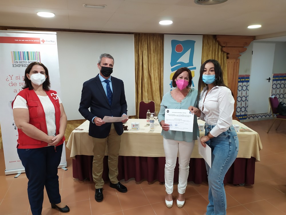 Alumnas de Vícar rompen la brecha de género con su entrada en el sector del embalaje de cartón