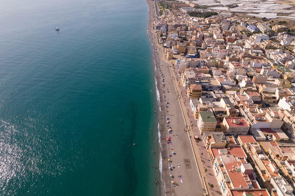 La Mesa de Trabajo por la estabilización de la playa de Balerma pide a los representantes por Almería en las Cortes que enmienden los presupuestos del Estado para 2022
