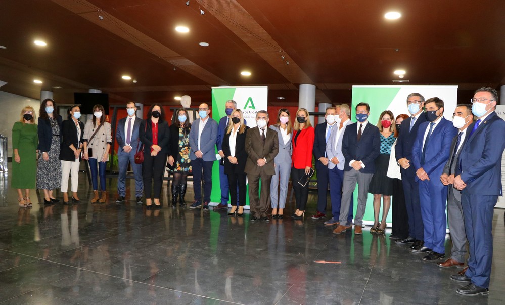 Góngora agradece la labor realizada por los profesionales del Hospital de Poniente en su 25 aniversario