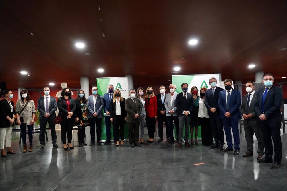  El Hospital de Poniente celebra su 25 Aniversario con un acto de reconocimiento a todos los profesionales que han formado parte del centro